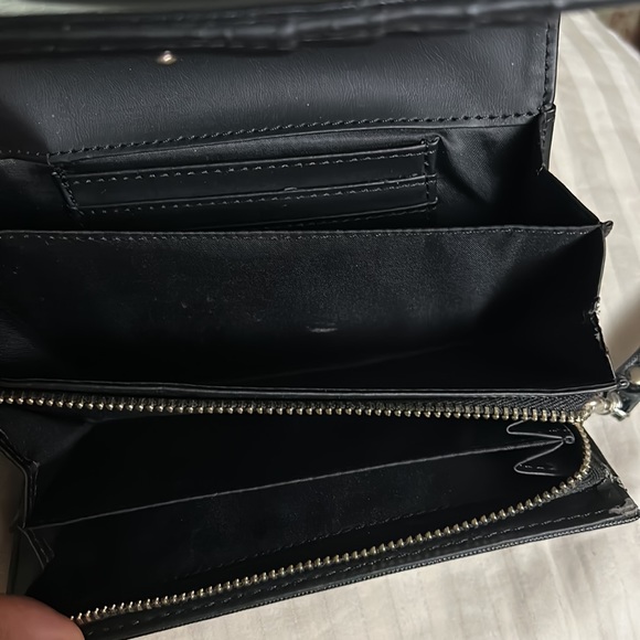 Guess Korry Black Saffiano Logo Trifold Wallet NWT - Picture 10 of 10